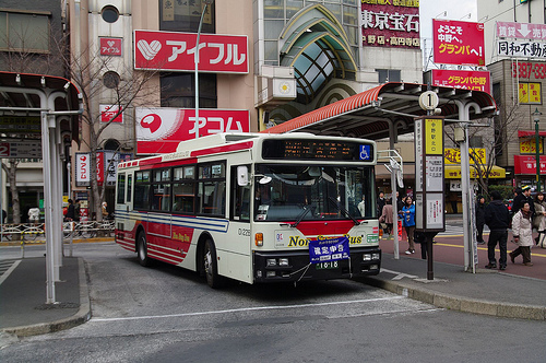 関東バスと中野駅北口